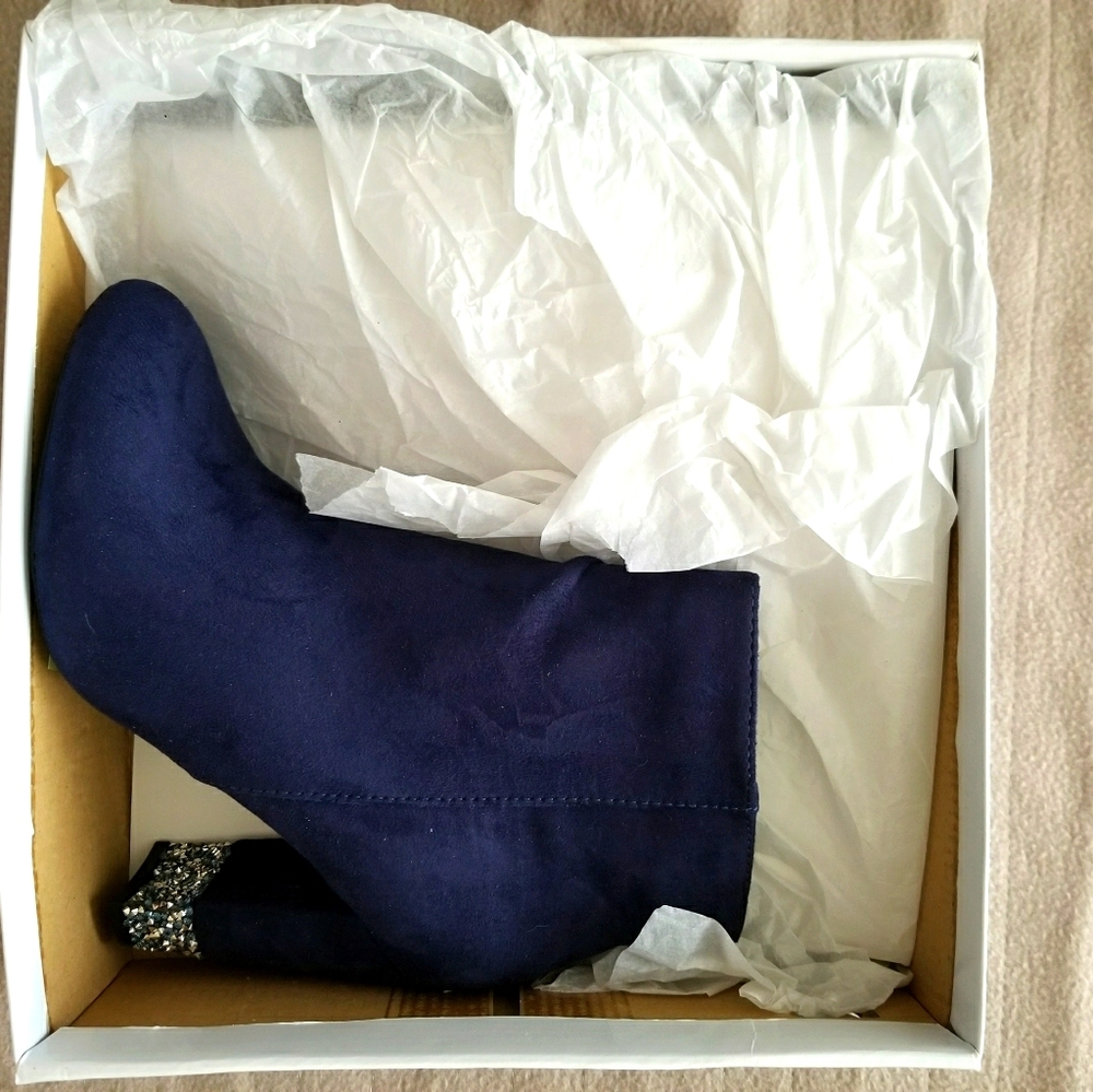Brand NEW Ankle Boots with sparkle